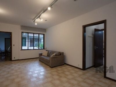 Casa à venda com 401m², 5 quartos, 3 suítes, 5 vagas no bairro Medianeira em Porto Alegre - Foto 5