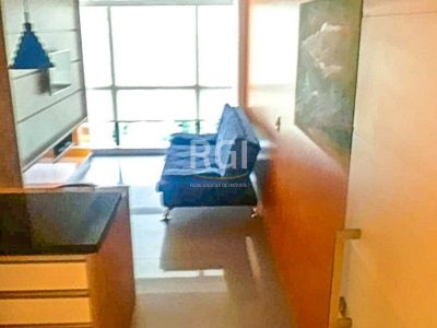 Apartamento à venda com 39m², 1 quarto, 1 vaga no bairro Praia de Belas em Porto Alegre - Foto 2