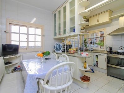 Casa à venda com 300m², 4 quartos, 3 suítes, 4 vagas no bairro Chácara das Pedras em Porto Alegre - Foto 18