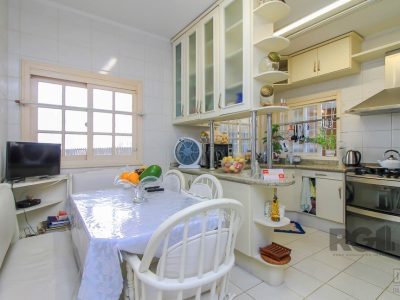 Casa à venda com 600m², 4 quartos, 2 suítes, 4 vagas no bairro Chácara das Pedras em Porto Alegre - Foto 35