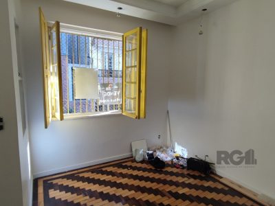 Casa à venda com 125m², 3 quartos, 1 suíte no bairro Centro Histórico em Porto Alegre - Foto 2