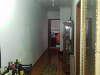 Casa à venda com 130m², 5 quartos, 1 suíte, 2 vagas no bairro Partenon em Porto Alegre - Foto 3