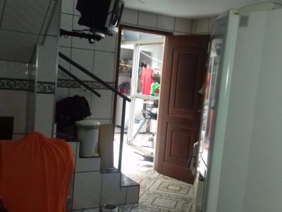 Casa à venda com 130m², 5 quartos, 1 suíte, 2 vagas no bairro Partenon em Porto Alegre - Foto 6