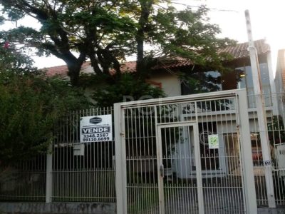 Casa à venda com 300m², 3 quartos, 1 suíte, 5 vagas no bairro Jardim Itu em Porto Alegre - Foto 2