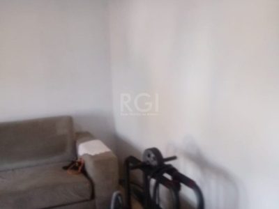 Casa à venda com 300m², 3 quartos, 1 suíte, 5 vagas no bairro Jardim Itu em Porto Alegre - Foto 17