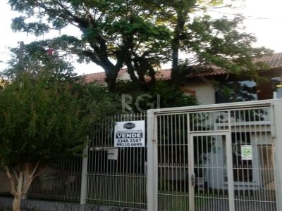 Casa à venda com 300m², 3 quartos, 1 suíte, 5 vagas no bairro Jardim Itu em Porto Alegre - Foto 3