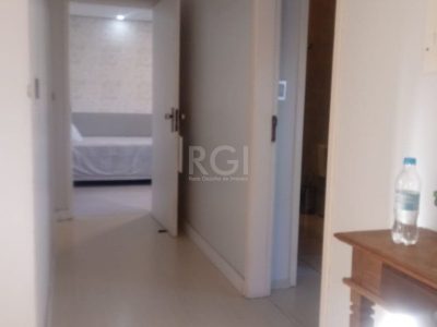 Casa à venda com 300m², 3 quartos, 1 suíte, 5 vagas no bairro Jardim Itu em Porto Alegre - Foto 23