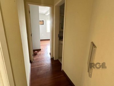 Casa à venda com 240m², 3 quartos, 1 suíte, 4 vagas no bairro Jardim Itu em Porto Alegre - Foto 24