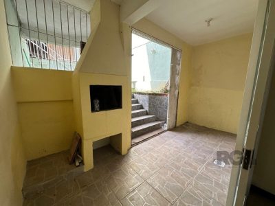 Casa à venda com 240m², 3 quartos, 1 suíte, 4 vagas no bairro Jardim Itu em Porto Alegre - Foto 31