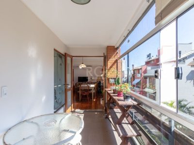 Apartamento à venda com 139m², 3 quartos, 1 suíte, 2 vagas no bairro Tristeza em Porto Alegre - Foto 2