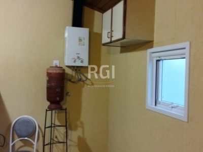 Sobrado à venda com 245m², 4 quartos, 1 suíte, 3 vagas no bairro Jardim Itu em Porto Alegre - Foto 13