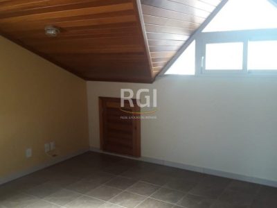 Sobrado à venda com 245m², 4 quartos, 1 suíte, 3 vagas no bairro Jardim Itu em Porto Alegre - Foto 22