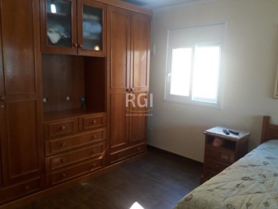 Sobrado à venda com 245m², 4 quartos, 1 suíte, 3 vagas no bairro Jardim Itu em Porto Alegre - Foto 31