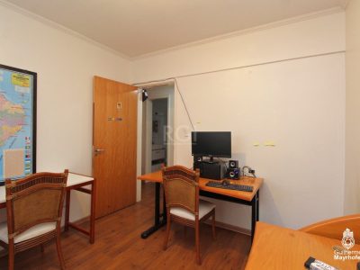 Apartamento à venda com 97m², 3 quartos, 1 suíte, 1 vaga no bairro Moinhos de Vento em Porto Alegre - Foto 18