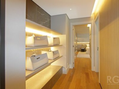 Apartamento à venda com 231m², 3 quartos, 3 suítes, 3 vagas no bairro Petrópolis em Porto Alegre - Foto 7