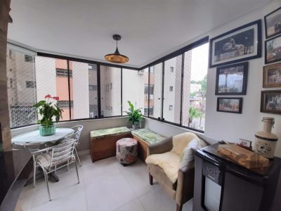 Apartamento à venda com 93m², 3 quartos, 1 suíte, 1 vaga no bairro Santana em Porto Alegre - Foto 2