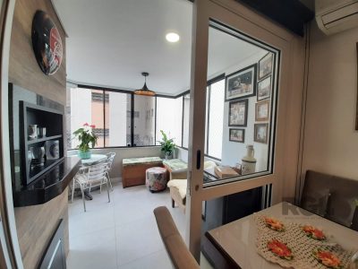 Apartamento à venda com 93m², 3 quartos, 1 suíte, 1 vaga no bairro Santana em Porto Alegre - Foto 3