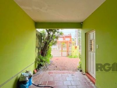 Casa à venda com 120m², 4 quartos, 1 suíte, 2 vagas no bairro Ipanema em Porto Alegre - Foto 32