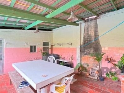 Casa à venda com 120m², 4 quartos, 1 suíte, 2 vagas no bairro Ipanema em Porto Alegre - Foto 23