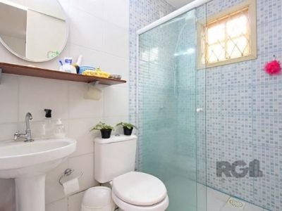 Casa à venda com 120m², 4 quartos, 1 suíte, 2 vagas no bairro Ipanema em Porto Alegre - Foto 9