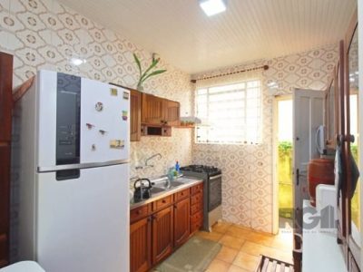 Casa à venda com 120m², 4 quartos, 1 suíte, 2 vagas no bairro Ipanema em Porto Alegre - Foto 10