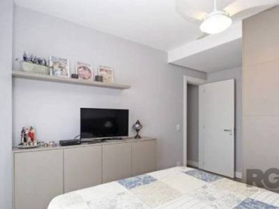 Apartamento à venda com 106m², 3 quartos, 1 suíte, 2 vagas no bairro Menino Deus em Porto Alegre - Foto 16