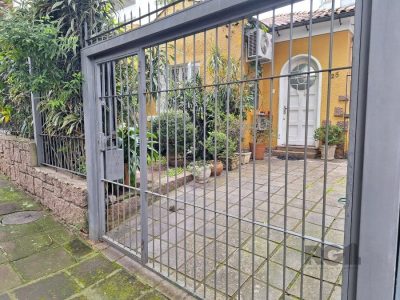 Casa à venda com 200m², 3 quartos, 1 vaga no bairro Petrópolis em Porto Alegre - Foto 15