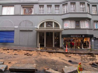 Conjunto/Sala à venda com 99m² no bairro Centro Histórico em Porto Alegre - Foto 3