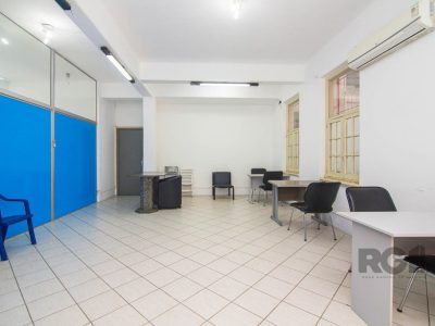 Conjunto/Sala à venda com 99m² no bairro Centro Histórico em Porto Alegre - Foto 12