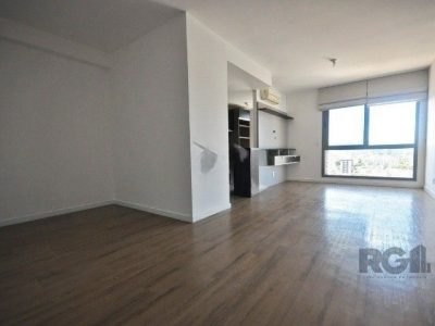 Apartamento à venda com 71m², 2 quartos, 1 suíte, 2 vagas no bairro Cidade Baixa em Porto Alegre - Foto 2