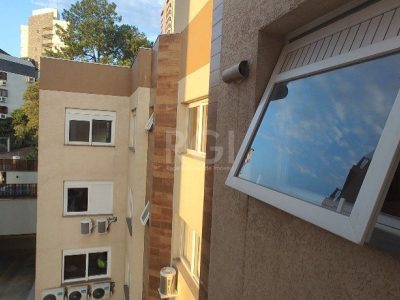 Apartamento à venda com 71m², 2 quartos, 1 suíte, 2 vagas no bairro Petrópolis em Porto Alegre - Foto 12