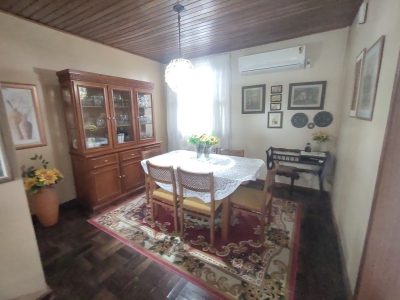 Casa à venda com 180m², 3 quartos, 1 suíte, 2 vagas no bairro Ipanema em Porto Alegre - Foto 6