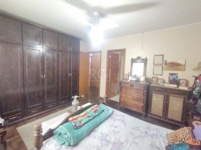 Casa à venda com 180m², 3 quartos, 1 suíte, 2 vagas no bairro Ipanema em Porto Alegre - Foto 14