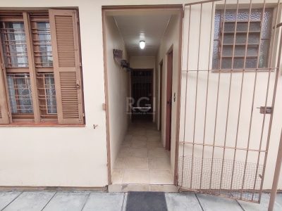 Casa à venda com 180m², 3 quartos, 1 suíte, 2 vagas no bairro Ipanema em Porto Alegre - Foto 23