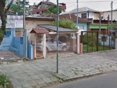 Casa à venda com 120m², 3 quartos, 4 vagas no bairro Santana em Porto Alegre - Foto 2