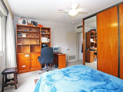 Apartamento à venda com 245m², 3 quartos, 1 suíte, 2 vagas no bairro Auxiliadora em Porto Alegre - Foto 10