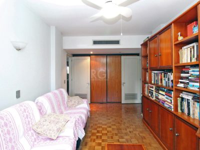 Apartamento à venda com 245m², 3 quartos, 1 suíte, 2 vagas no bairro Auxiliadora em Porto Alegre - Foto 21