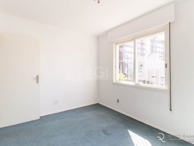 Apartamento à venda com 94m², 3 quartos, 1 suíte, 1 vaga no bairro Petrópolis em Porto Alegre - Foto 3