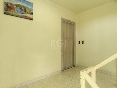 Apartamento à venda com 82m², 2 quartos, 1 vaga no bairro Passo d'Areia em Porto Alegre - Foto 3