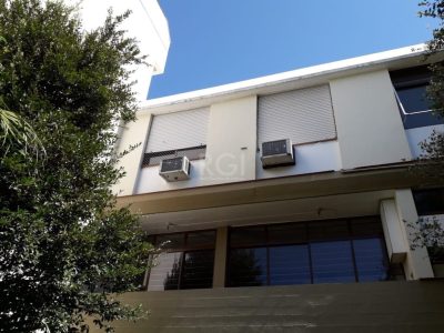 Casa à venda com 385m², 5 quartos, 1 suíte, 4 vagas no bairro Petrópolis em Porto Alegre - Foto 8