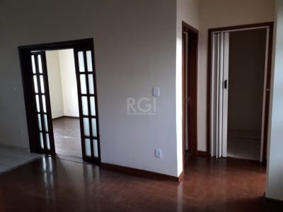 Casa à venda com 385m², 5 quartos, 1 suíte, 4 vagas no bairro Petrópolis em Porto Alegre - Foto 14