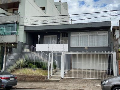 Casa à venda com 242m², 3 quartos, 1 suíte, 2 vagas no bairro Petrópolis em Porto Alegre - Foto 2