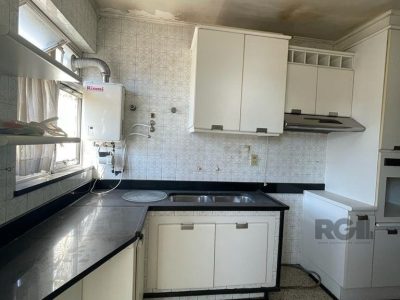 Apartamento à venda com 100m², 3 quartos, 2 vagas no bairro Petrópolis em Porto Alegre - Foto 9