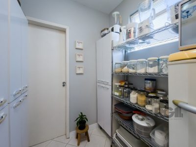 Casa à venda com 214m², 3 quartos, 1 suíte, 3 vagas no bairro Cristal em Porto Alegre - Foto 26