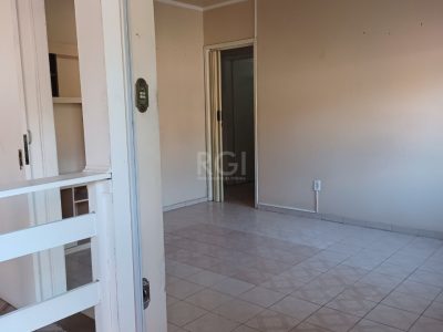 Casa à venda com 78m², 3 quartos, 3 vagas no bairro Santa Tereza em Porto Alegre - Foto 4