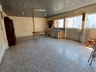 Casa à venda com 78m², 3 quartos, 3 vagas no bairro Santa Tereza em Porto Alegre - Foto 21