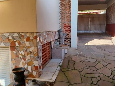 Casa à venda com 78m², 3 quartos, 3 vagas no bairro Santa Tereza em Porto Alegre - Foto 25