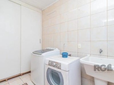 Casa à venda com 280m², 3 quartos, 1 suíte, 2 vagas no bairro Partenon em Porto Alegre - Foto 16