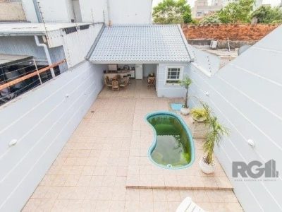 Casa à venda com 280m², 3 quartos, 1 suíte, 2 vagas no bairro Partenon em Porto Alegre - Foto 32