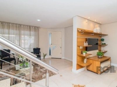 Casa à venda com 280m², 3 quartos, 1 suíte, 2 vagas no bairro Partenon em Porto Alegre - Foto 11